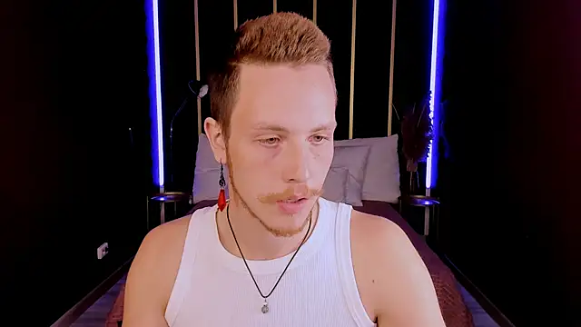 LeoMooree online show from 4, 10, 2025