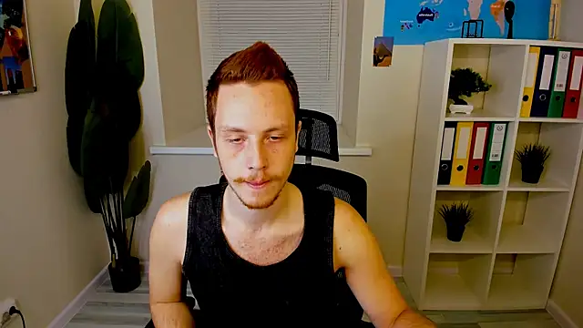 LeoMooree online show from 20, 10, 2025