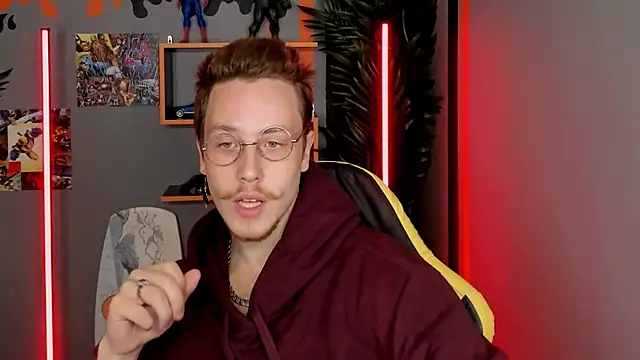 LeoMooree online show from 4, 11, 2025