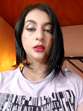 Snapshot of LlianneDiamond1 chatting on 25, 9, 2025 LlianneDiamond1 online show from 25, 9, 2025