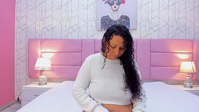 Snapshot of VaniaRose chatting on 24, 10, 2025 VaniaRose online show from 24, 10, 2025