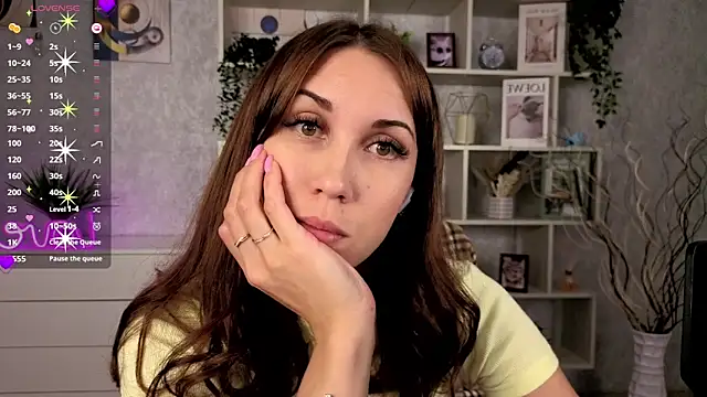 Snapshot of DreamVelour chatting on 21, 10, 2025 DreamVelour online show from 21, 10, 2025