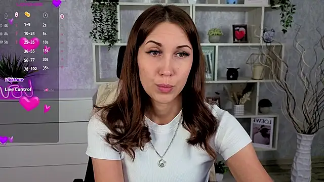 Snapshot of DreamVelour chatting on 24, 10, 2025 DreamVelour online show from 24, 10, 2025