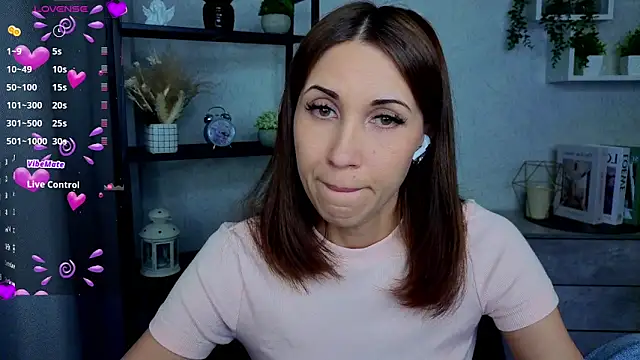 DreamVelour online show from 2, 2, 2026