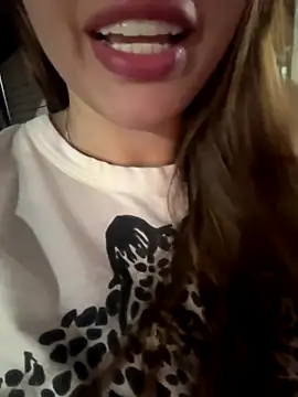 Snapshot of melbey chatting on 2, 10, 2025 melbey online show from 2, 10, 2025
