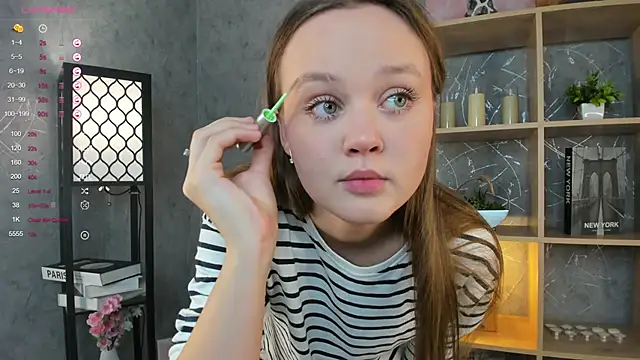 Snapshot of ElenoreReth chatting on 12, 11, 2025 ElenoreReth online show from 12, 11, 2025