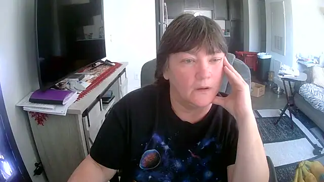 Snapshot of Buggy1965 chatting on 2, 10, 2025 Buggy1965 online show from 2, 10, 2025