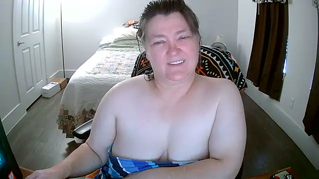 Snapshot of Buggy1965 chatting on 14, 10, 2025 Buggy1965 online show from 14, 10, 2025