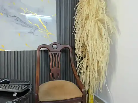 Nikoll evans online show from 10, 11, 2025