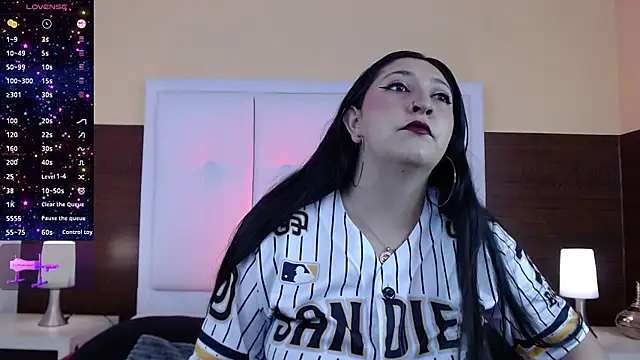 Kata Rosse online show from 2, 11, 2025