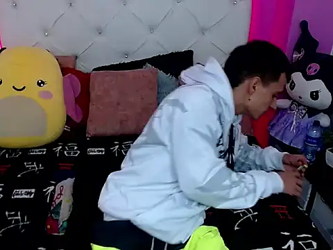 xx-kike-xx online show from 1, 10, 2025