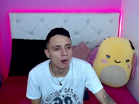 xx-kike-xx online show from 4, 10, 2025