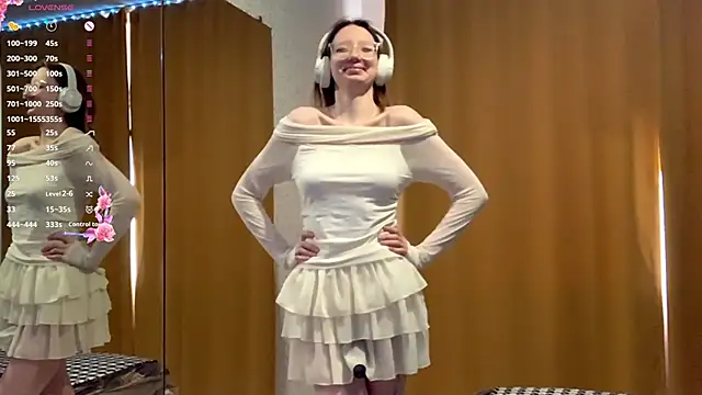 Snapshot of KrystinFunches chatting on 4, 10, 2025 KrystinFunches online show from 4, 10, 2025