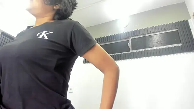 Snapshot of emperatris_23 chatting on 4, 10, 2025 emperatris 23 online show from 4, 10, 2025