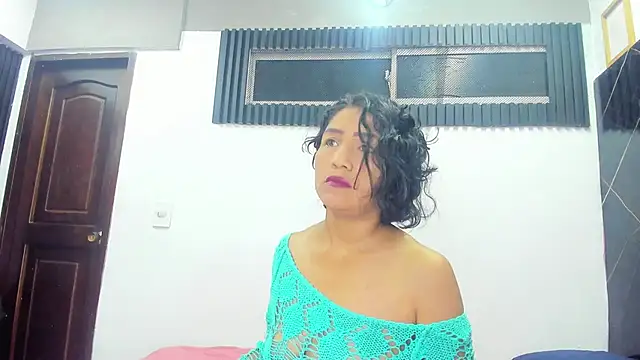 Snapshot of emperatris_23 chatting on 23, 10, 2025 emperatris 23 online show from 23, 10, 2025