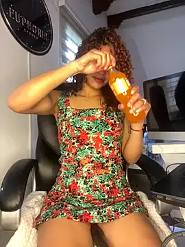 Snapshot of PrettyLia chatting on 25, 10, 2025 PrettyLia online show from 25, 10, 2025