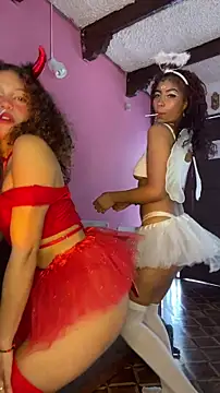 Snapshot of PrettyLia chatting on 29, 10, 2025 PrettyLia online show from 29, 10, 2025