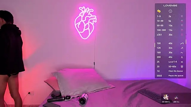 Santti  online show from 10, 11, 2025