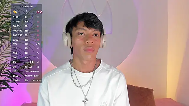 Santti  online show from 17, 11, 2025