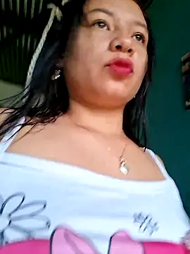 Snapshot of hot-mom22 chatting on 1, 10, 2025 hot-mom22 online show from 1, 10, 2025