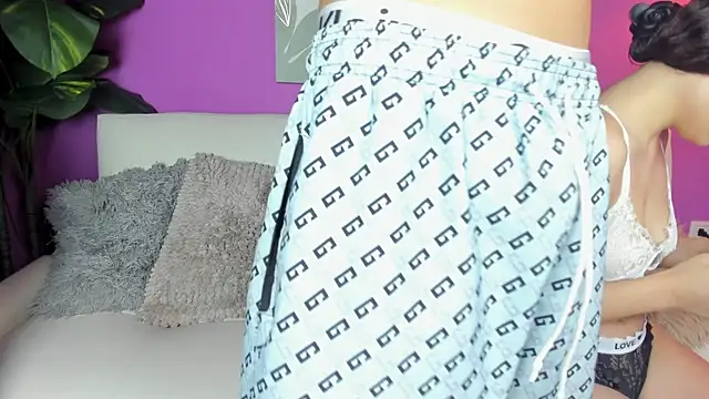 Snapshot of Tinygiirls chatting on 10, 10, 2025 Tinygiirls online show from 10, 10, 2025