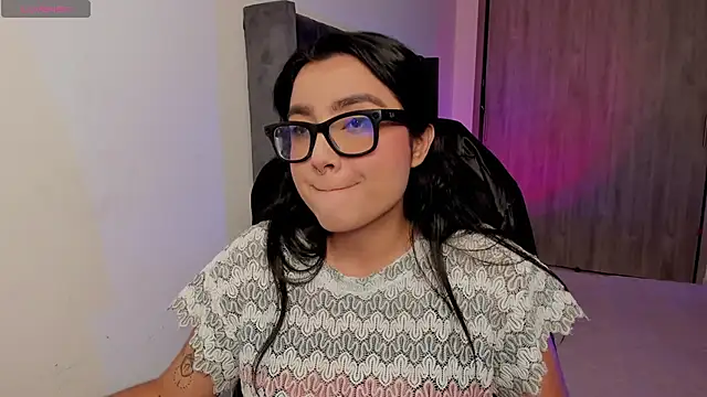 Snapshot of amberhoney02 chatting on 9, 11, 2025 amberhoney02 online show from 9, 11, 2025