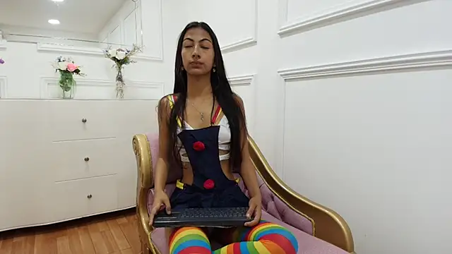 Snapshot of _marianagarcia_ chatting on 13, 10, 2025 marianagarcia online show from 13, 10, 2025