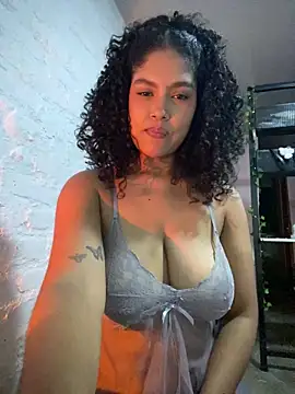 Snapshot of miiabrown18 chatting on 6, 6, 2026 miiabrown18 online show from 6, 6, 2026