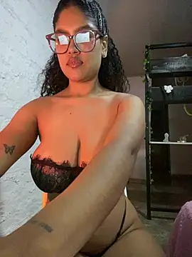 Snapshot of miiabrown18 chatting on 14, 6, 2026 miiabrown18 online show from 14, 6, 2026