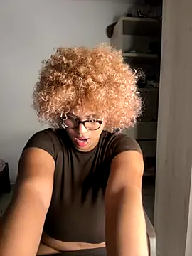 Snapshot of niki_wild18 chatting on 29, 9, 2025 niki wild18 online show from 29, 9, 2025