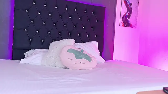 Snapshot of Kataaleya__12 chatting on 8, 11, 2025 Kataaleya 12 online show from 8, 11, 2025