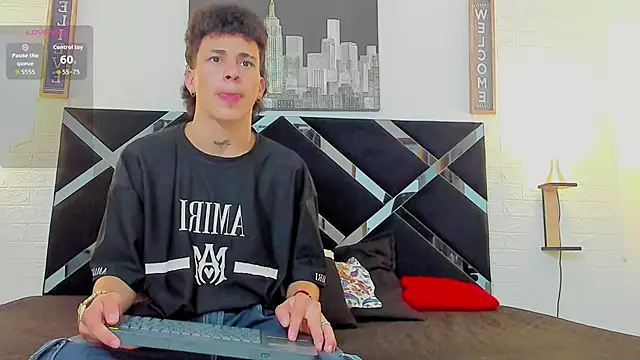 Snapshot of iammariano chatting on 4, 10, 2025 iammariano online show from 4, 10, 2025