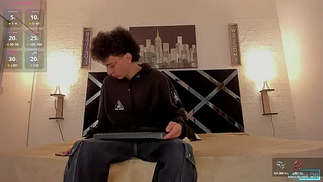 Snapshot of iammariano chatting on 8, 10, 2025 iammariano online show from 8, 10, 2025