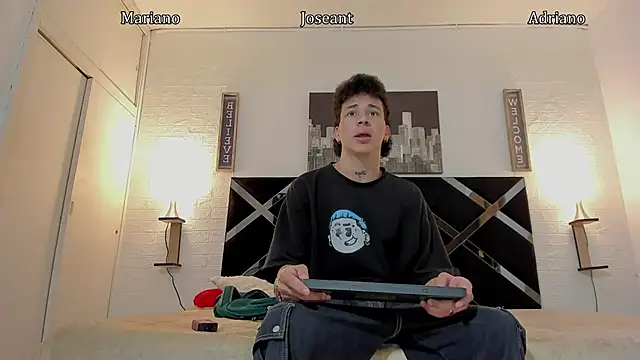 Snapshot of iammariano chatting on 22, 10, 2025 iammariano online show from 22, 10, 2025