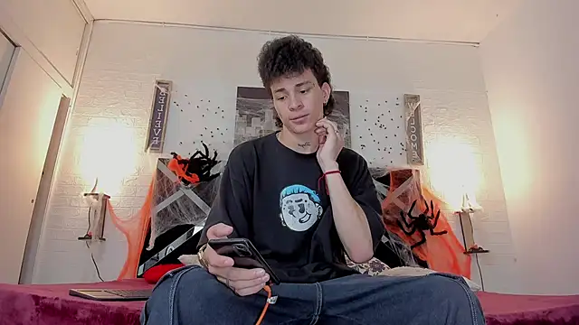 Snapshot of iammariano chatting on 2, 11, 2025 iammariano online show from 2, 11, 2025