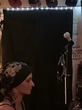 Snapshot of blondebarbiebae chatting on 2, 10, 2025 blondebarbiebae online show from 2, 10, 2025