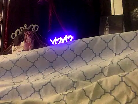 Snapshot of blondebarbiebae chatting on 28, 10, 2025 blondebarbiebae online show from 28, 10, 2025