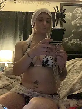 Snapshot of blondebarbiebae chatting on 25, 5, 2026 blondebarbiebae online show from 25, 5, 2026