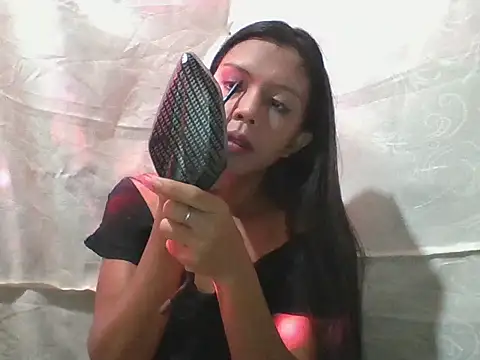 Snapshot of Kim25xxxx chatting on 26, 10, 2025 Kim25xxxx online show from 26, 10, 2025