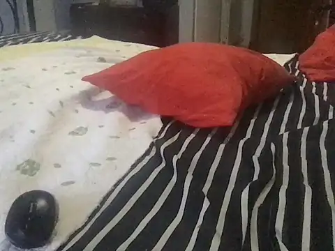 Snapshot of paula19800 chatting on 24, 9, 2025 paula19800 online show from 24, 9, 2025