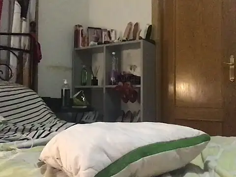 Snapshot of paula19800 chatting on 5, 10, 2025 paula19800 online show from 5, 10, 2025