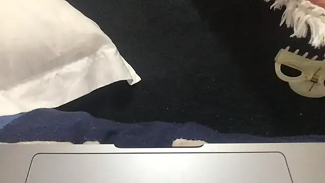 Snapshot of paula19800 chatting on 17, 10, 2025 paula19800 online show from 17, 10, 2025