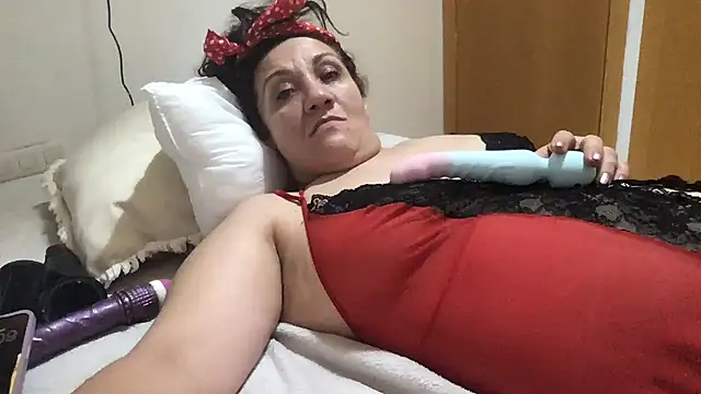 Snapshot of paula19800 chatting on 18, 10, 2025 paula19800 online show from 18, 10, 2025