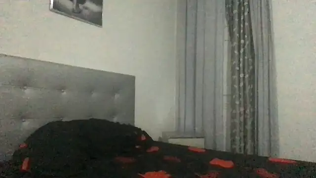 Snapshot of paula19800 chatting on 22, 10, 2025 paula19800 online show from 22, 10, 2025