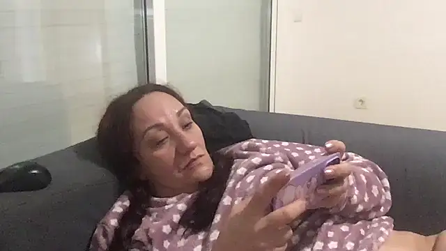 Snapshot of paula19800 chatting on 10, 11, 2025 paula19800 online show from 10, 11, 2025