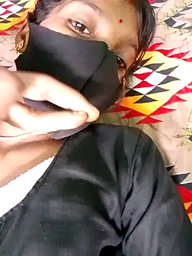 Snapshot of Cuty_kinjal chatting on 8, 10, 2025 Cuty kinjal online show from 8, 10, 2025