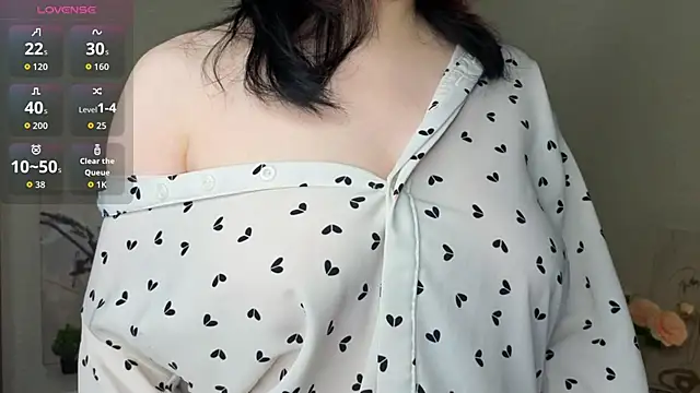 Snapshot of NyamNyamNyammm chatting on 5, 11, 2025 NyamNyamNyammm online show from 5, 11, 2025