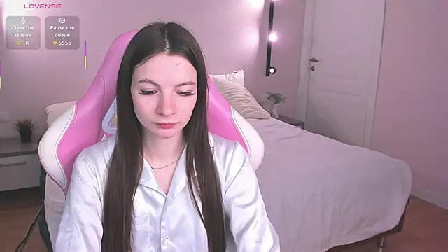 Snapshot of Alic_Fox chatting on 8, 10, 2025 Alic Fox online show from 8, 10, 2025