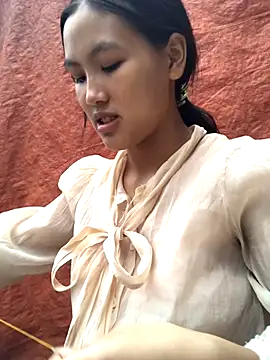 Snapshot of Mai_lovely chatting on 1, 10, 2025 Mai lovely online show from 1, 10, 2025