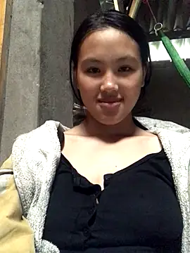 Snapshot of Mai_lovely chatting on 8, 10, 2025 Mai lovely online show from 8, 10, 2025